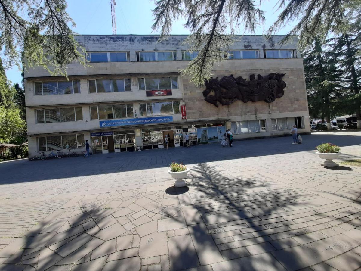 Гостиница "Курорт" Pitsunda Exterior foto